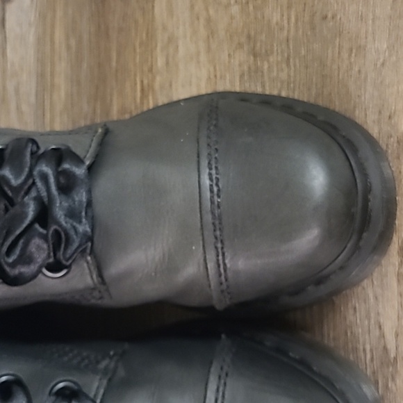 Dr. Martens Aimilita Floral Fold Over Boots - Picture 6 of 9